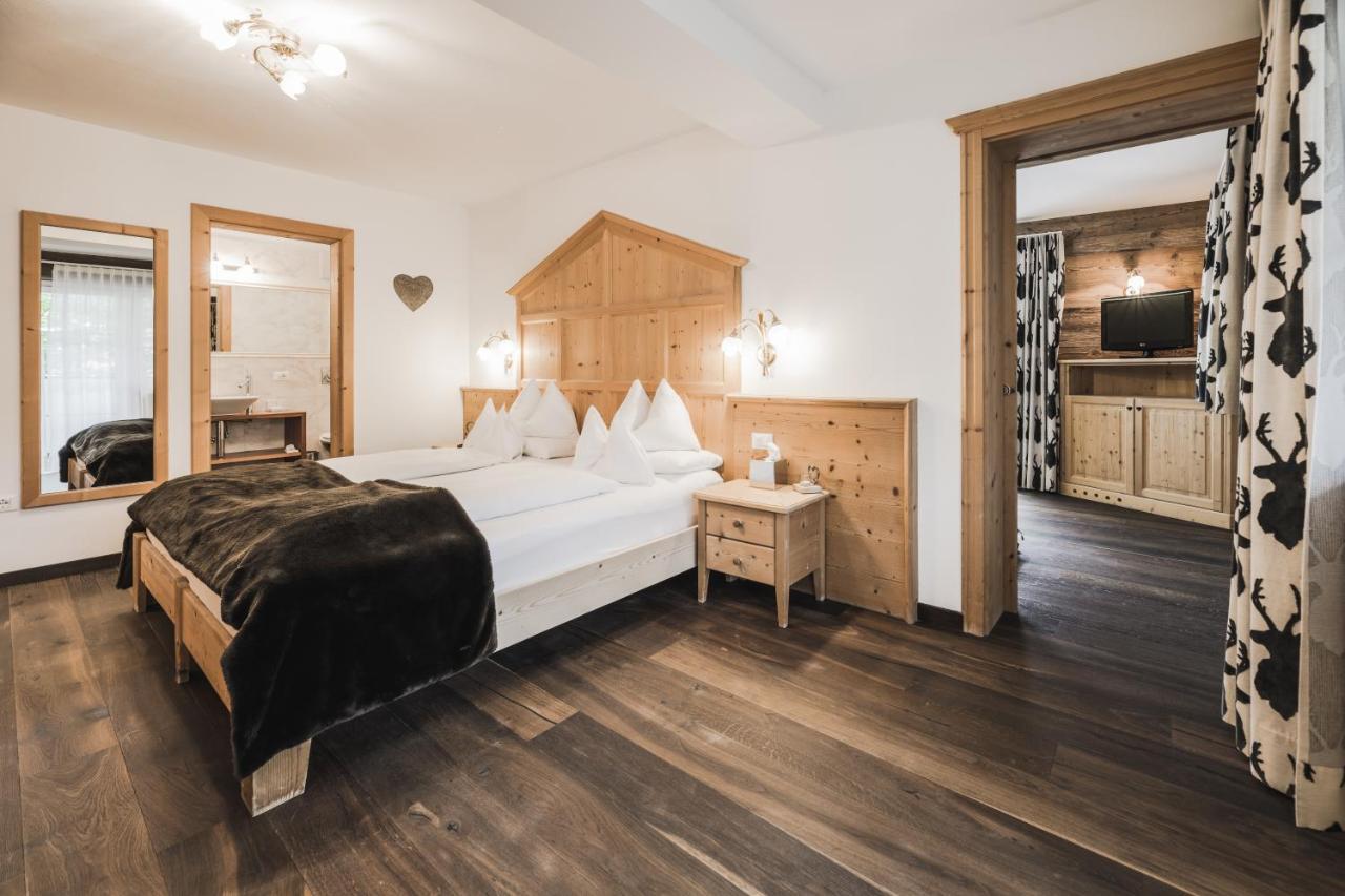 Hotel Chalet S - Dolomites Design - Adults Recommended Selva di Val Gardena Bilik gambar